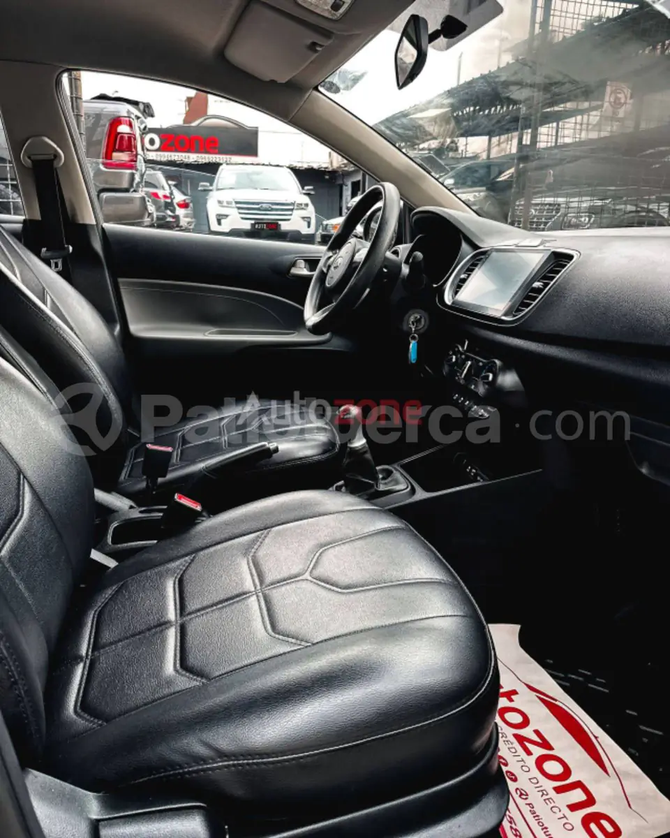Foto 11 de Kia SOLUTO XCITE