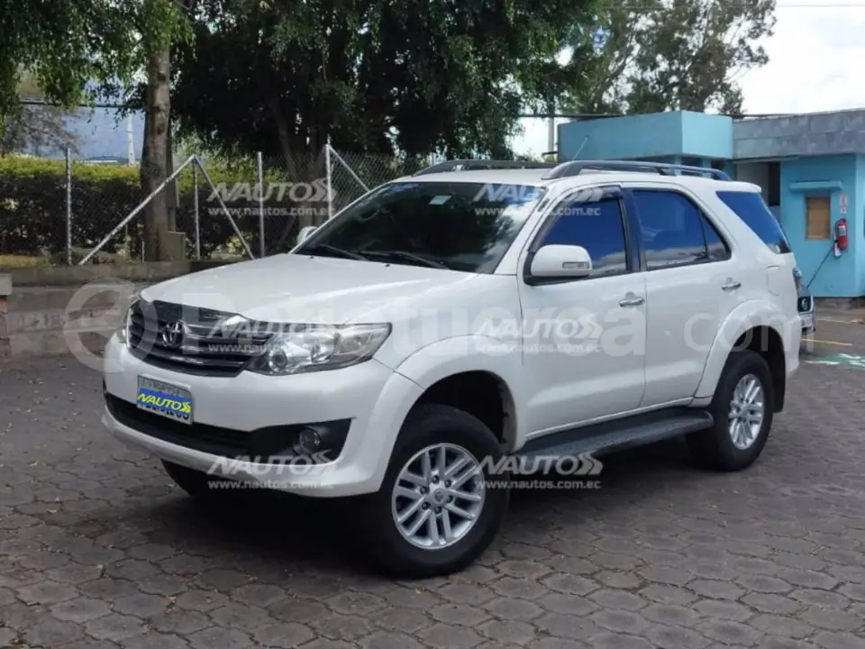 Foto 3 de Toyota Fortuner 2.7
