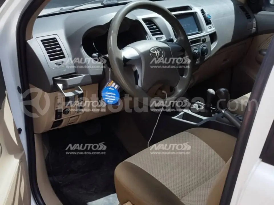 Foto 5 de Toyota Fortuner 2.7