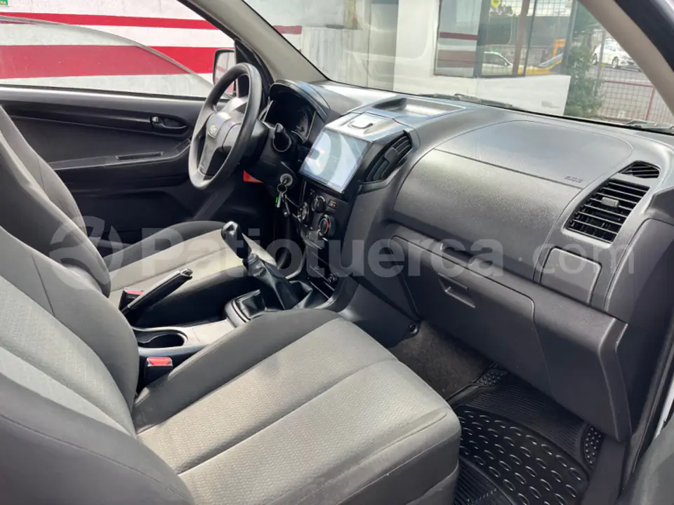 Foto 10 de Chevrolet D-MAX CRDI 2.5 CD 4X2 TM DIESEL