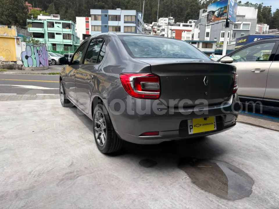 Foto 10 de Renault Logan
