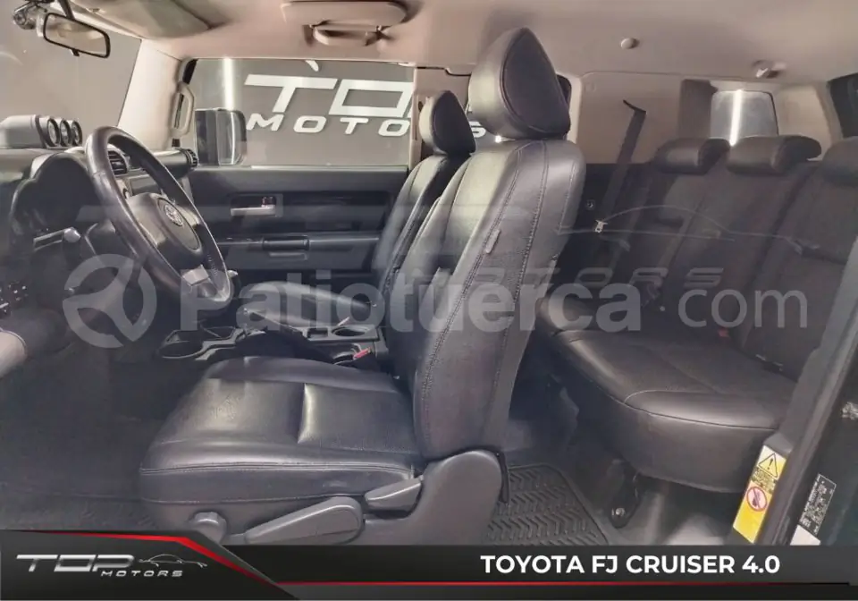Foto 11 de Toyota FJ Cruiser