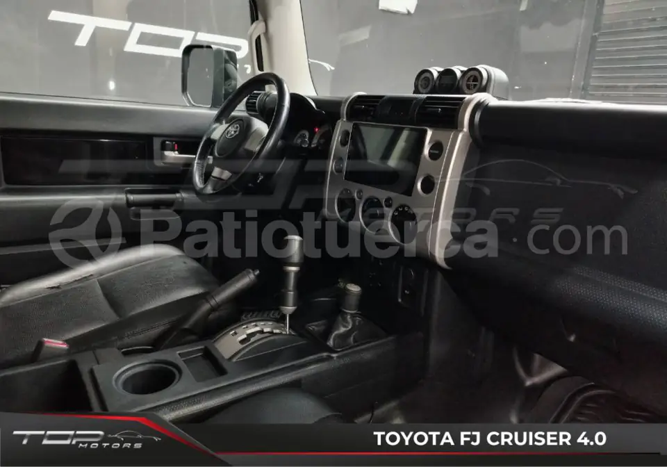 Foto 12 de Toyota FJ Cruiser