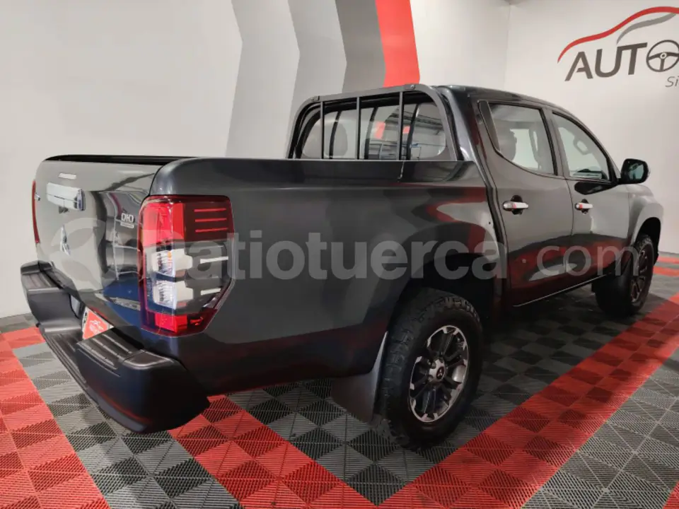 Foto 9 de Mitsubishi L200 GLX