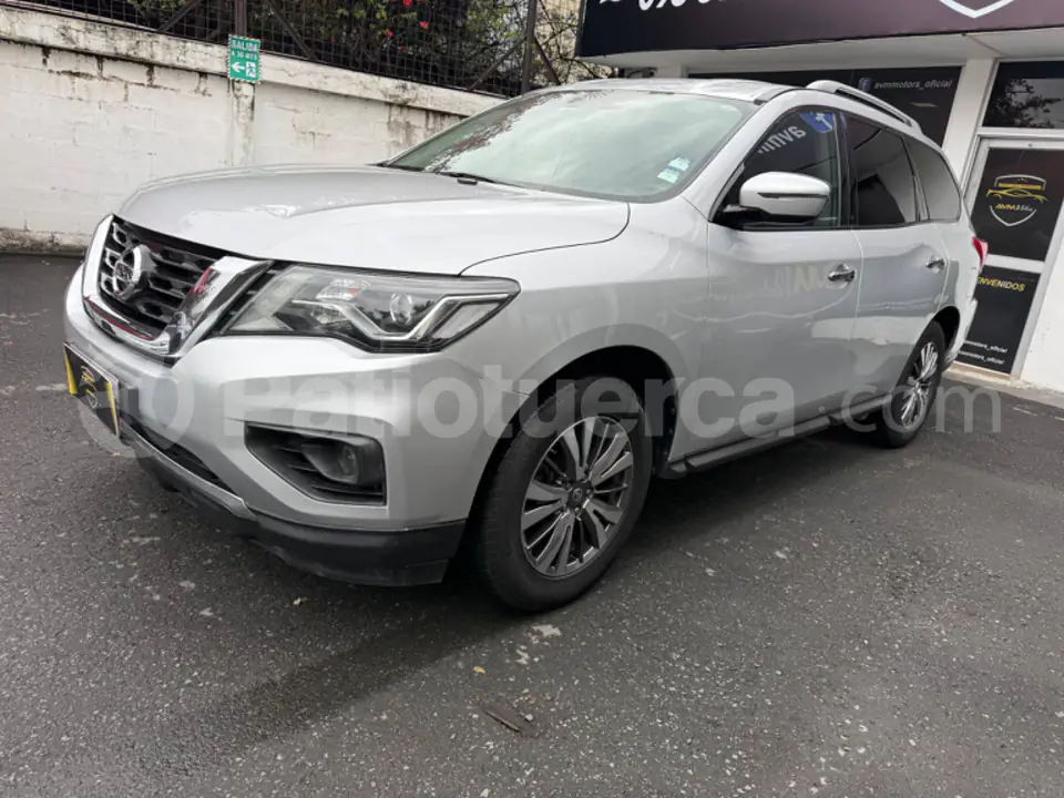 Foto 2 de Nissan Pathfinder Advance