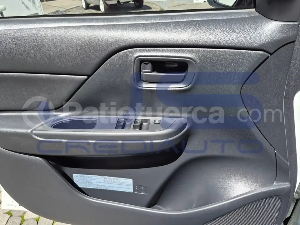 Foto 16 de Mitsubishi L200 GLX