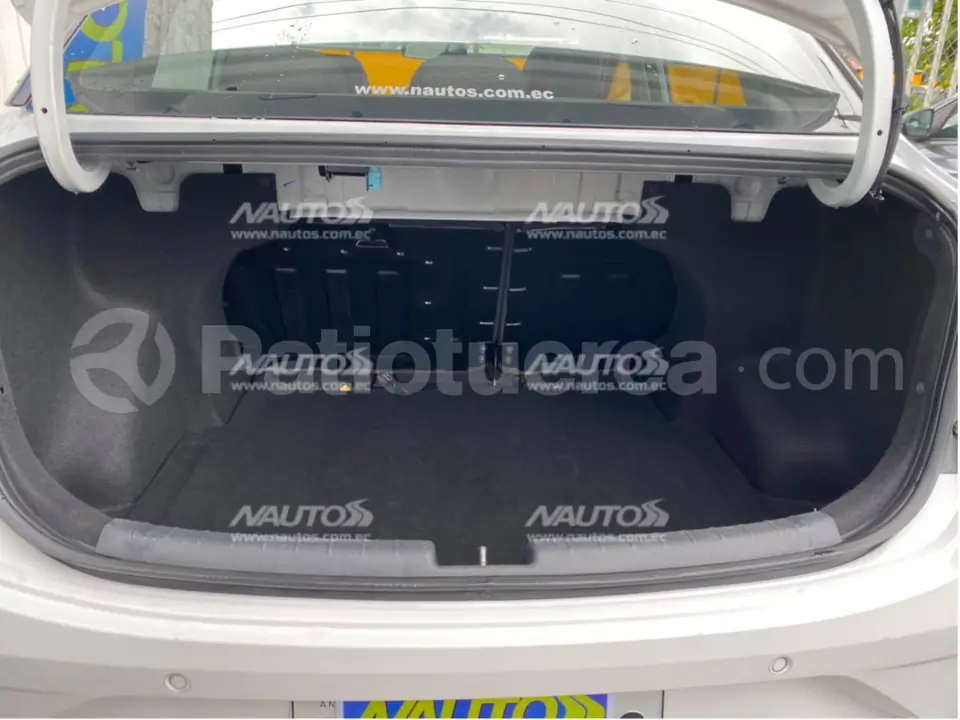 Foto 14 de Hyundai GRAND I10 GLS