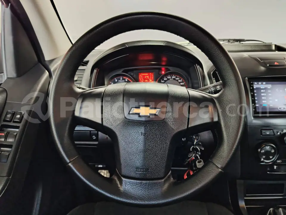 Foto 13 de Chevrolet D-MAX CRDI 2.5 CD 4X2 TM DIESEL