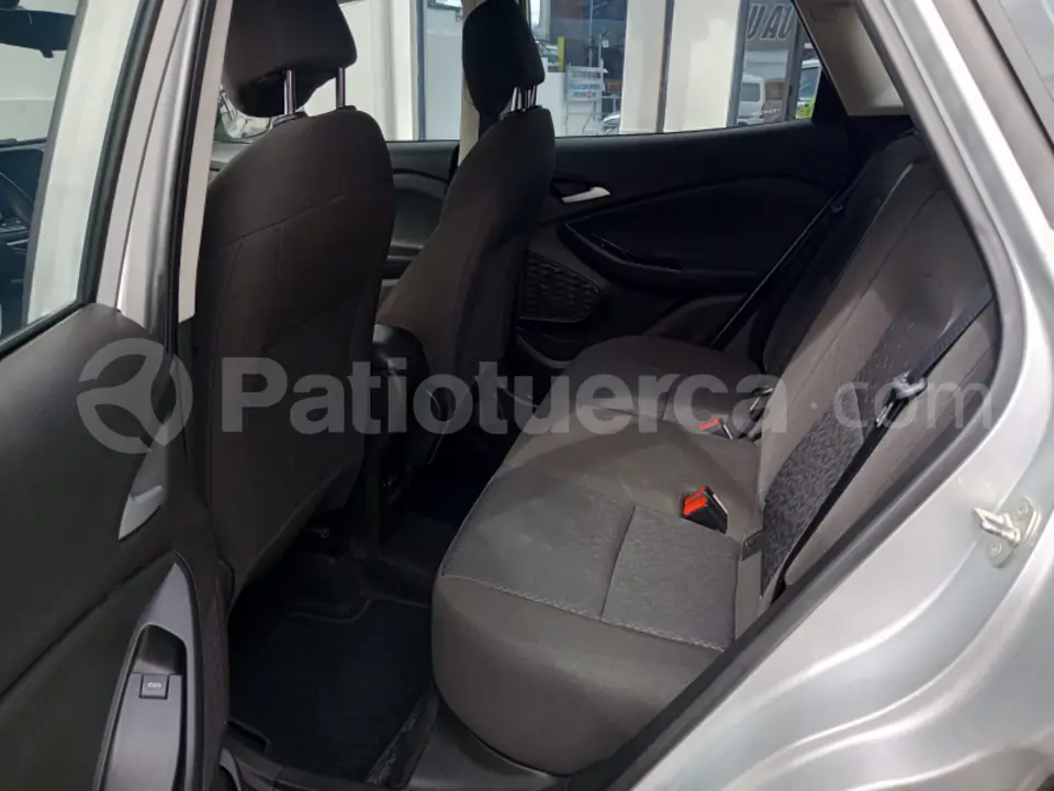 Foto 7 de Chevrolet Tracker LS Turbo