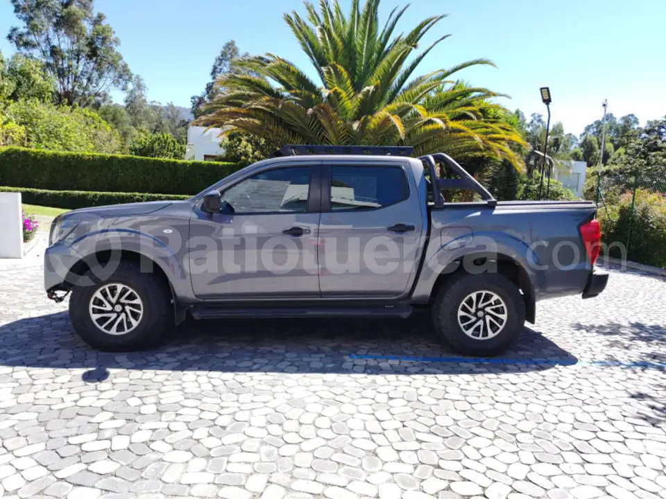 Foto 1 de Nissan Frontier SE