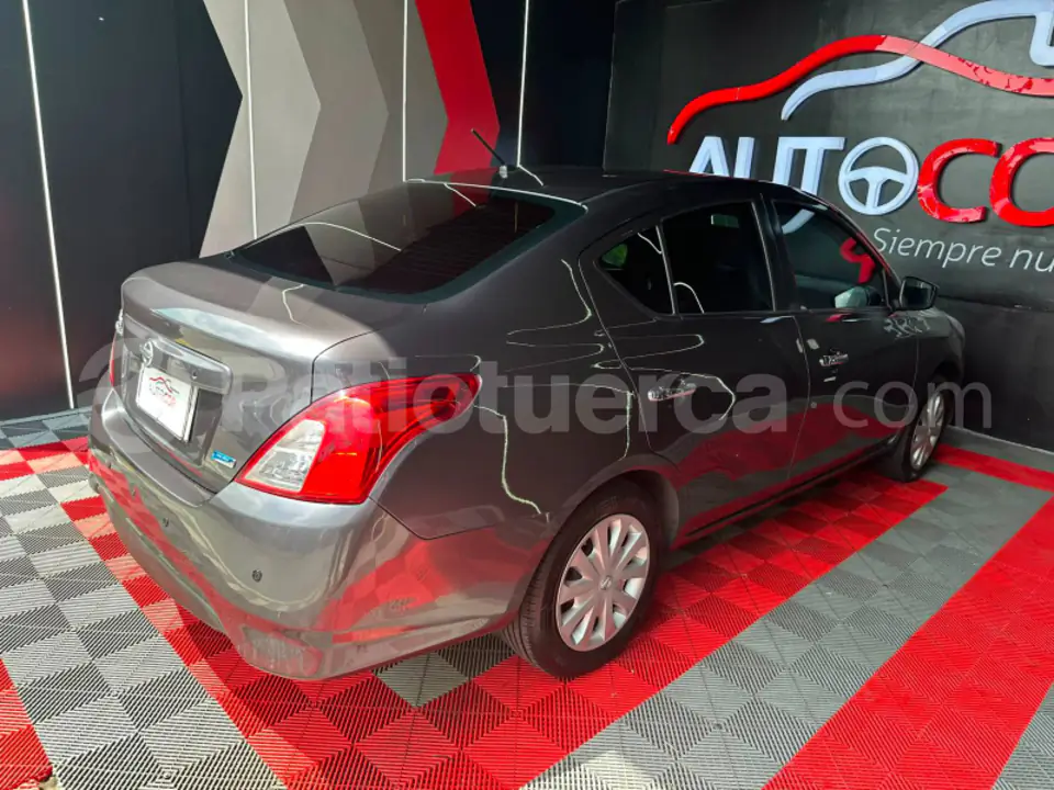 Foto 28 de Nissan Versa