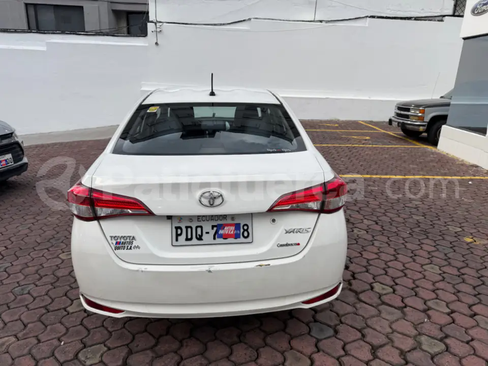 Foto 3 de Toyota Yaris