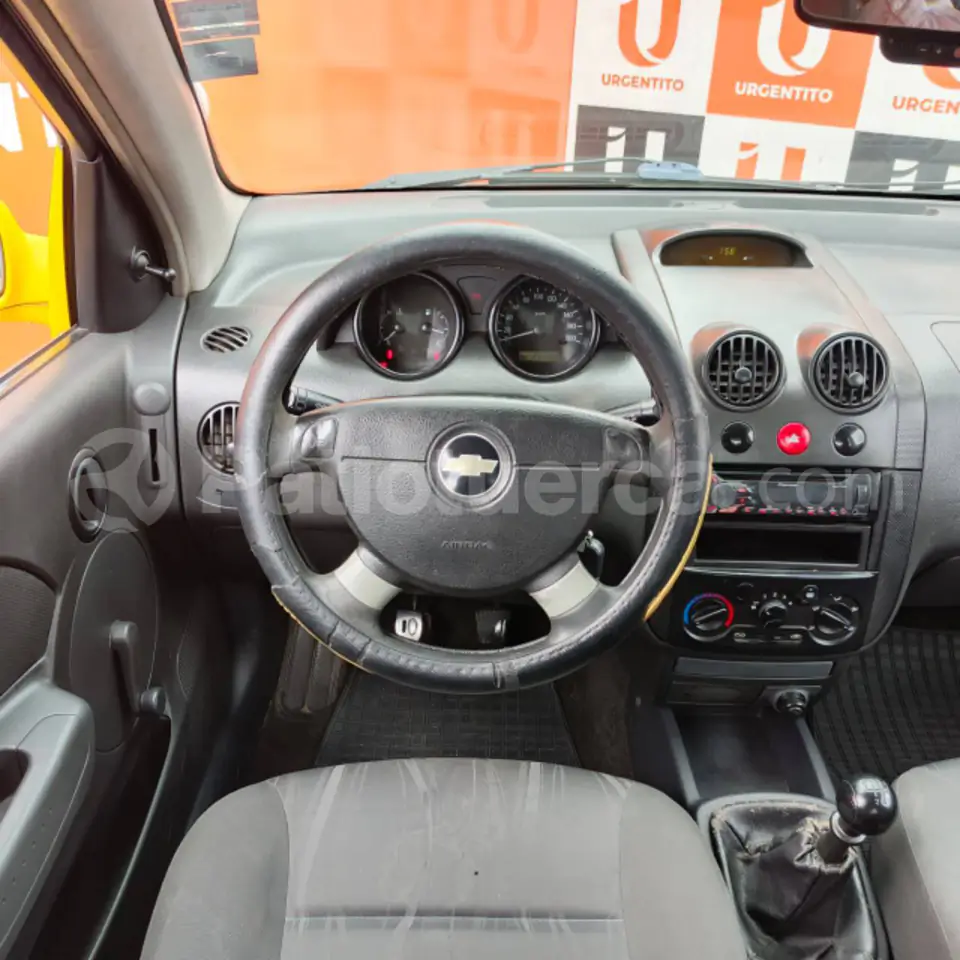 Foto 6 de Chevrolet Aveo Family