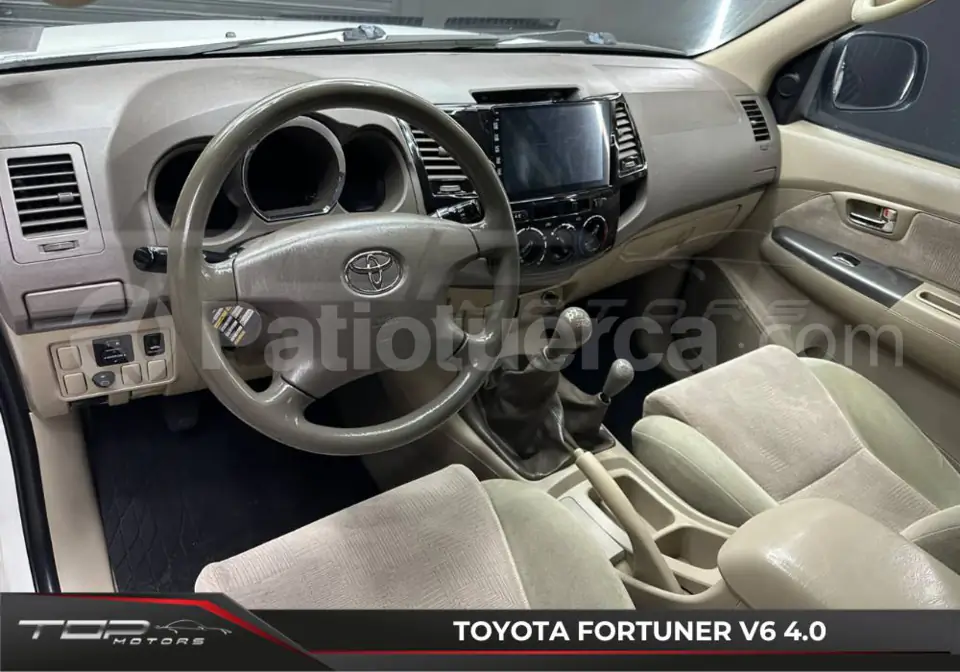Foto 7 de Toyota Fortuner 4.0