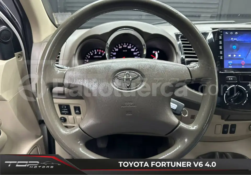 Foto 11 de Toyota Fortuner 4.0
