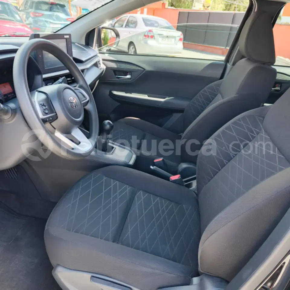 Foto 7 de Toyota Agya