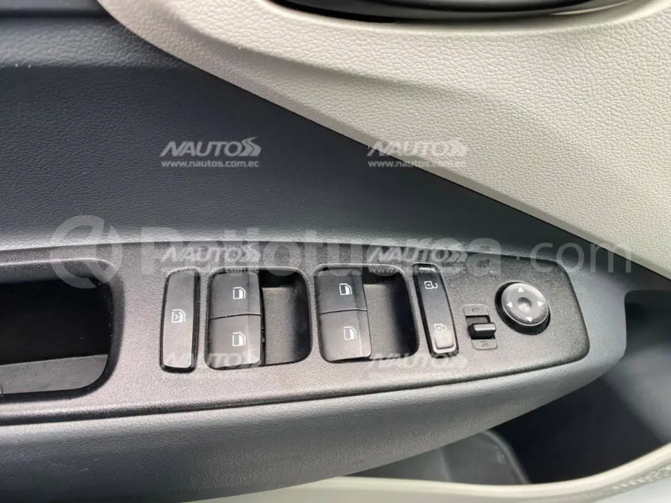 Foto 10 de Chevrolet spark Life LT