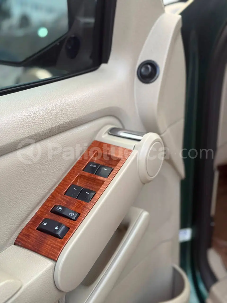 Foto 4 de Ford Explorer Eddie Bauer