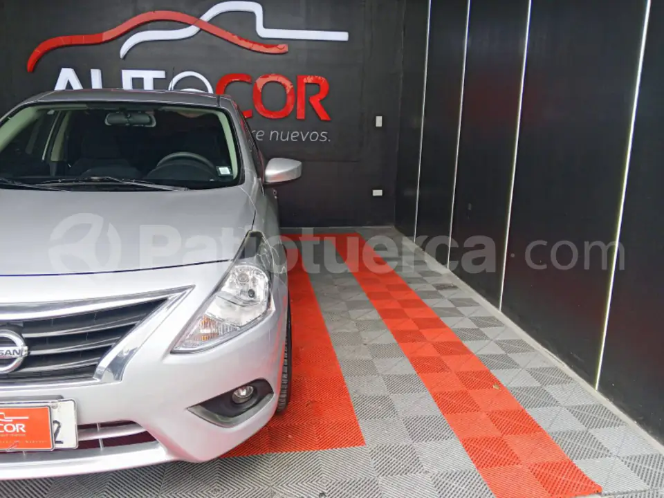 Foto 4 de Nissan Versa