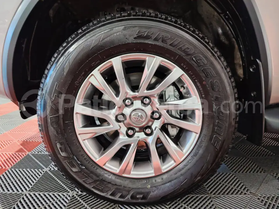 Foto 12 de Toyota Fortuner