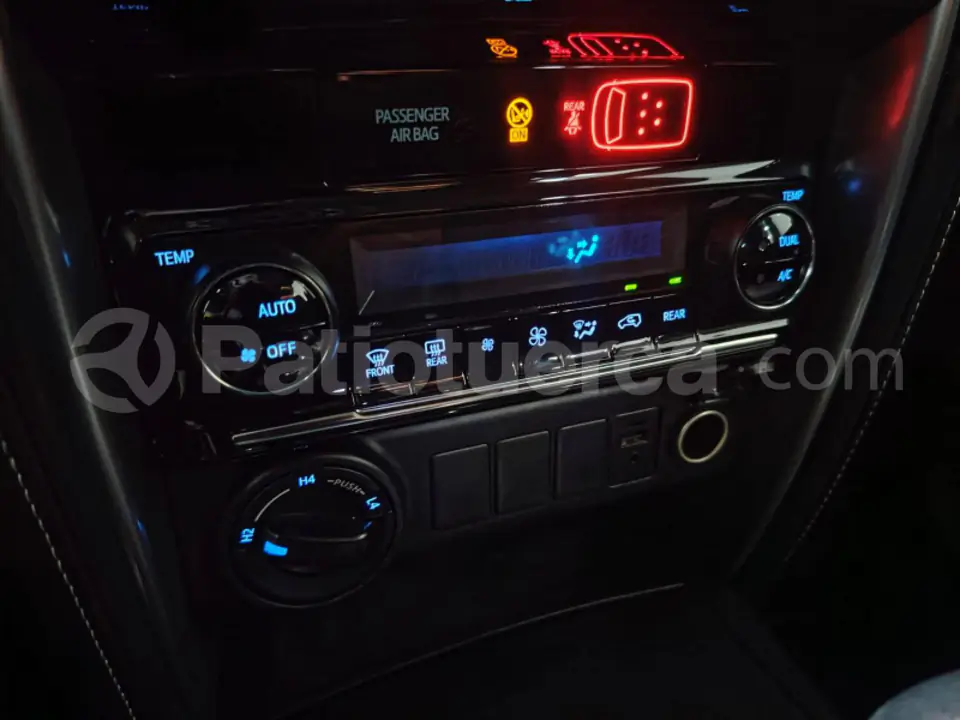 Foto 20 de Toyota Fortuner