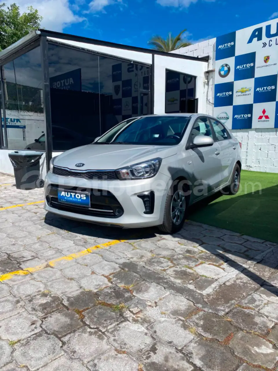 Foto 3 de Kia SOLUTO XCITE