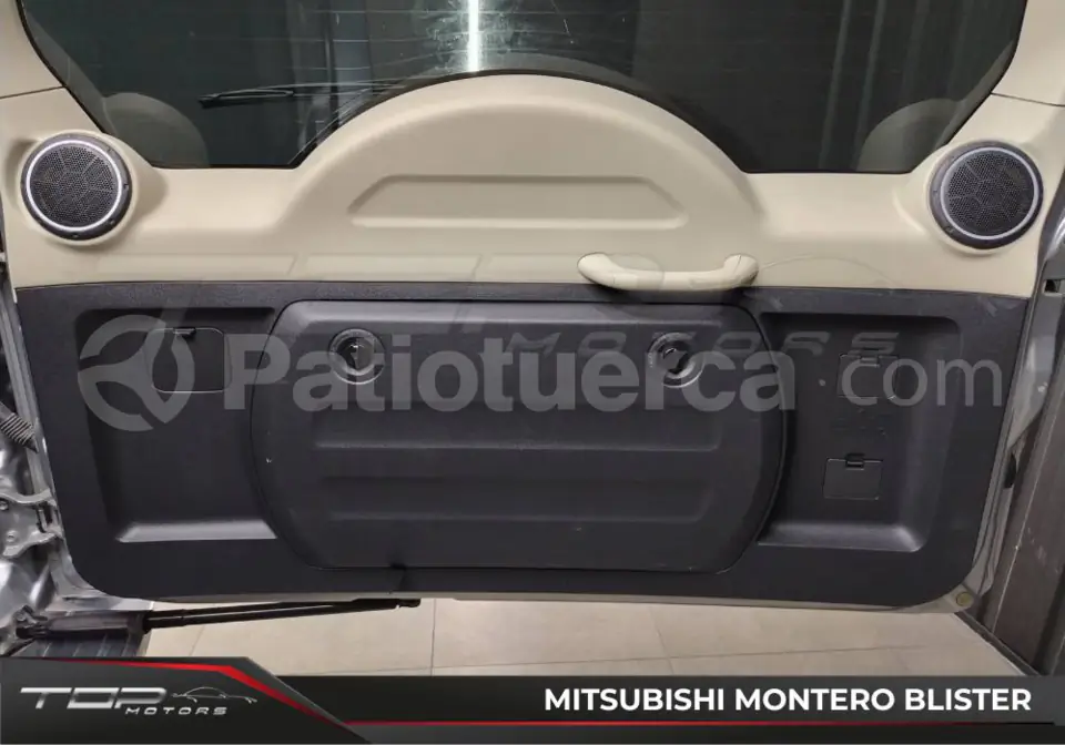 Foto 24 de Mitsubishi Montero Blister