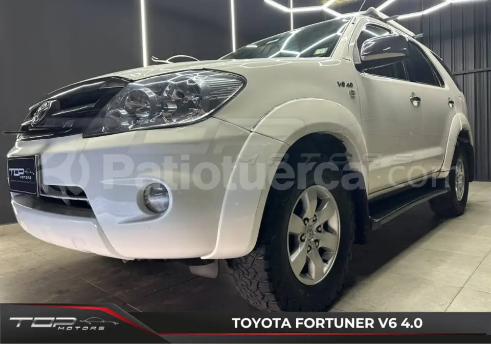 Foto 3 de Toyota Fortuner 4.0