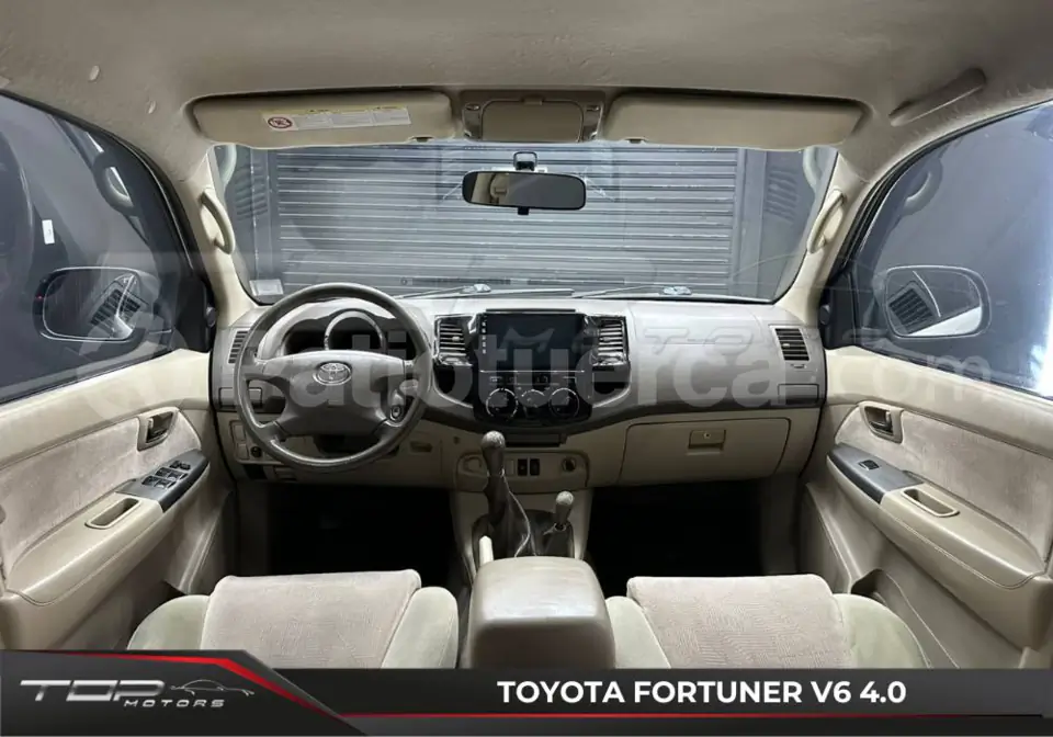 Foto 7 de Toyota Fortuner 4.0