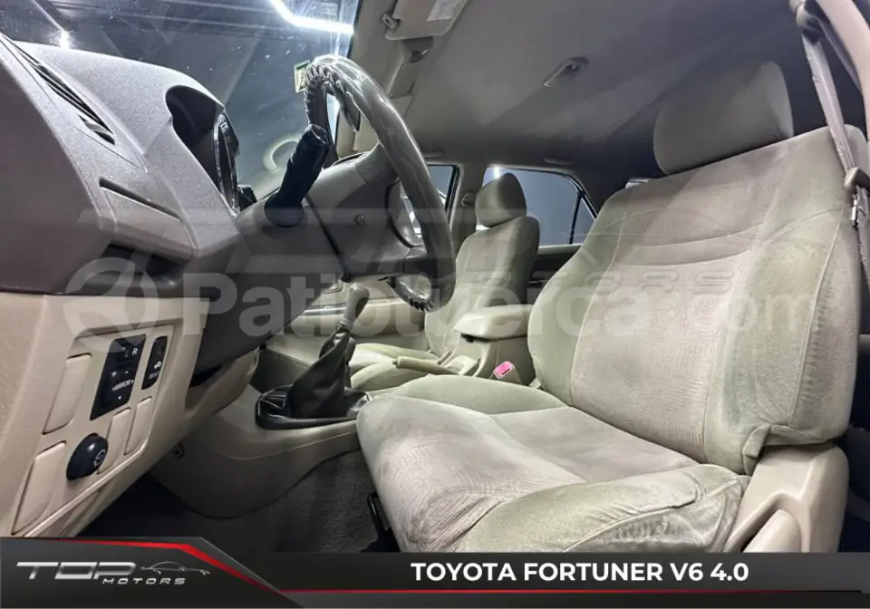 Foto 10 de Toyota Fortuner 4.0