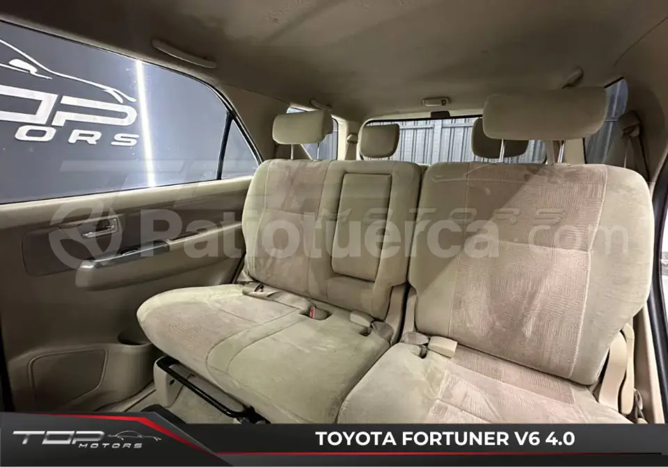 Foto 13 de Toyota Fortuner 4.0