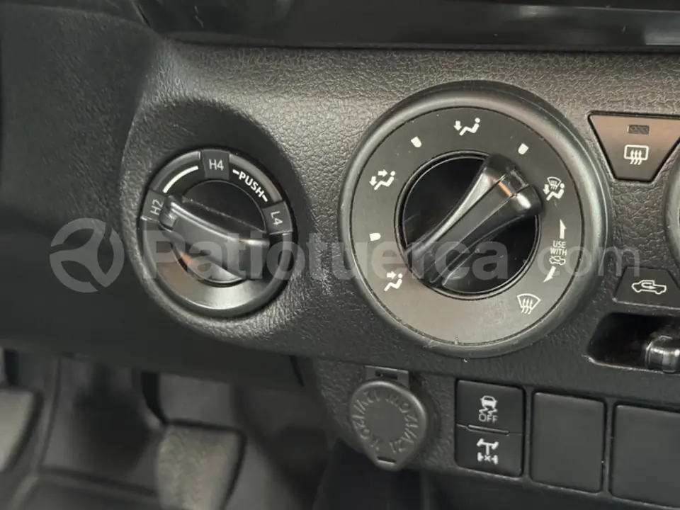 Foto 11 de Toyota Hilux CD 4x4 Diesel