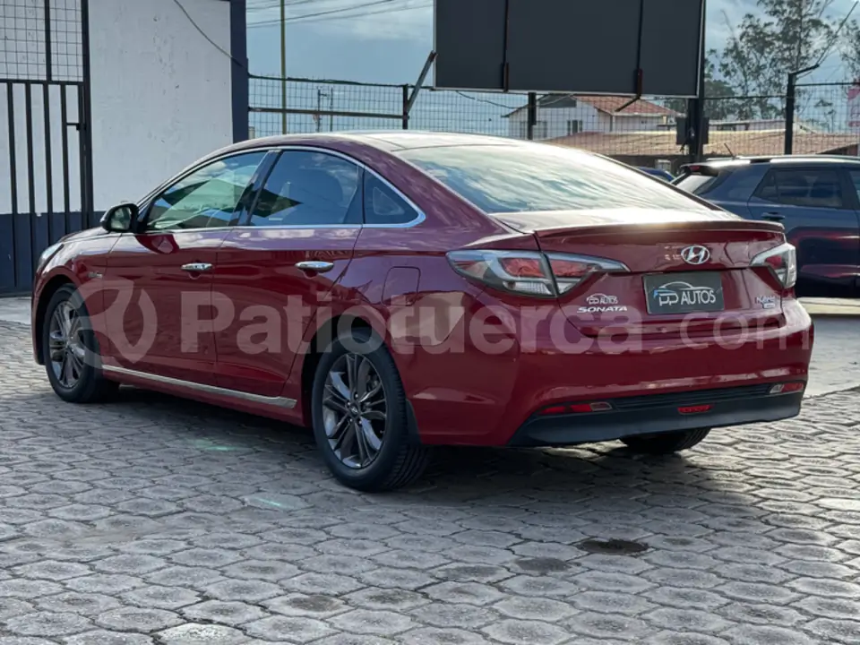 Foto 2 de Hyundai Sonata Hybrid