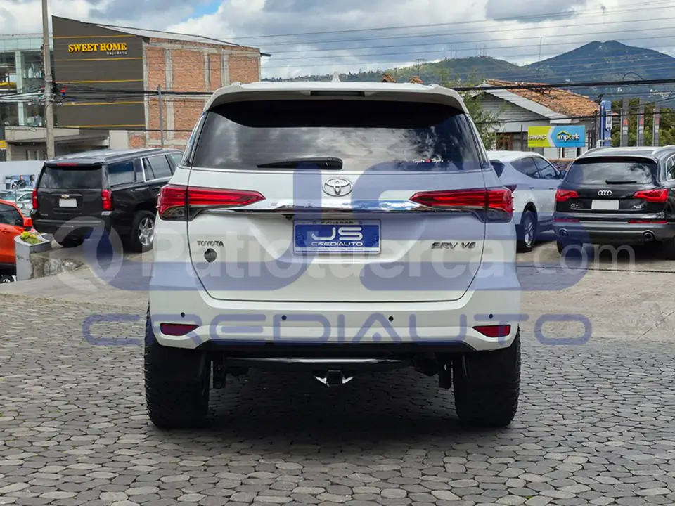 Foto 4 de Toyota New Fortuner