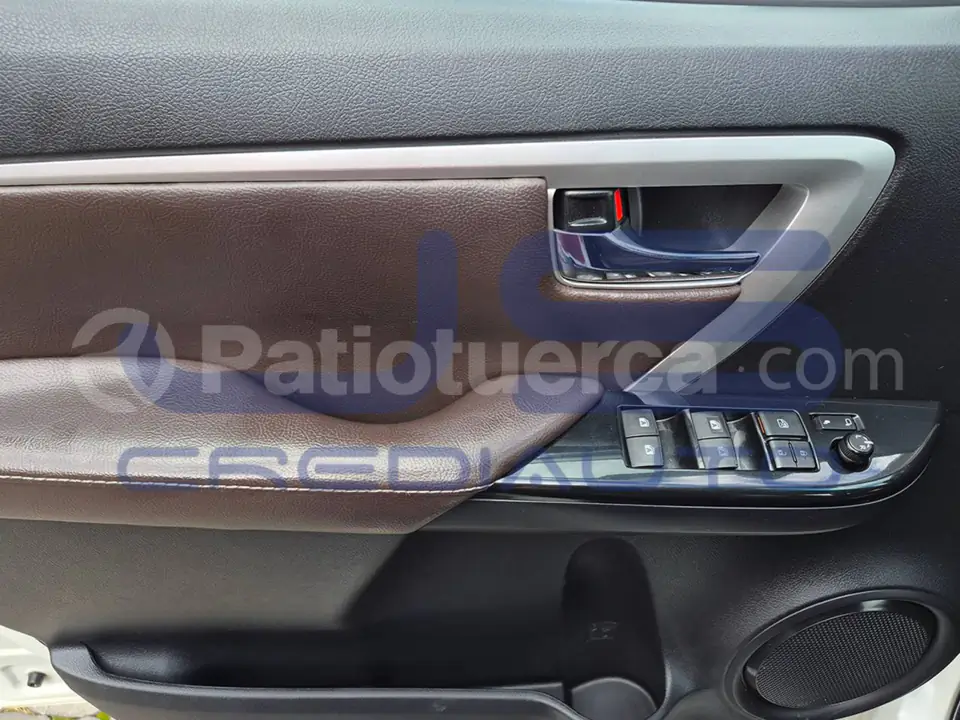 Foto 16 de Toyota New Fortuner