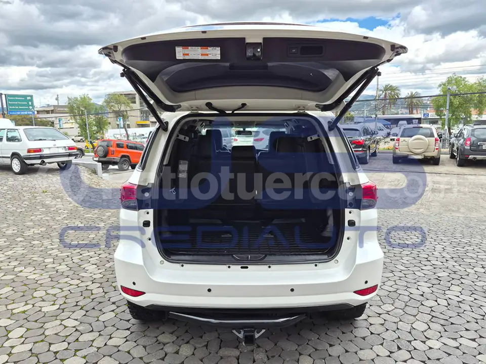 Foto 5 de Toyota Fortuner 4.0