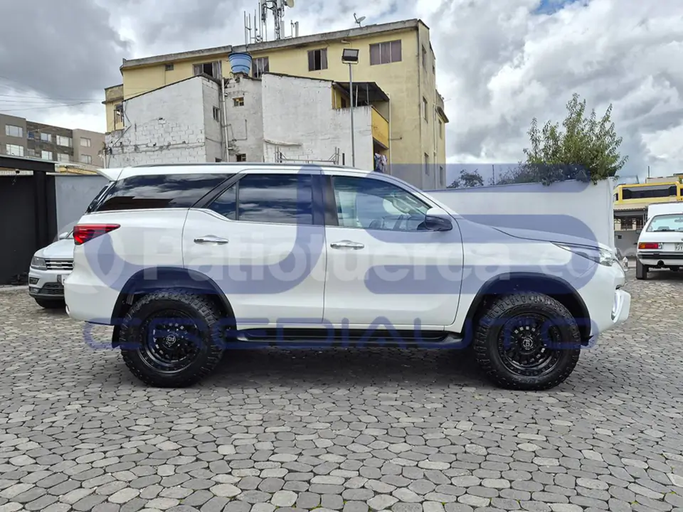 Foto 6 de Toyota Fortuner 4.0