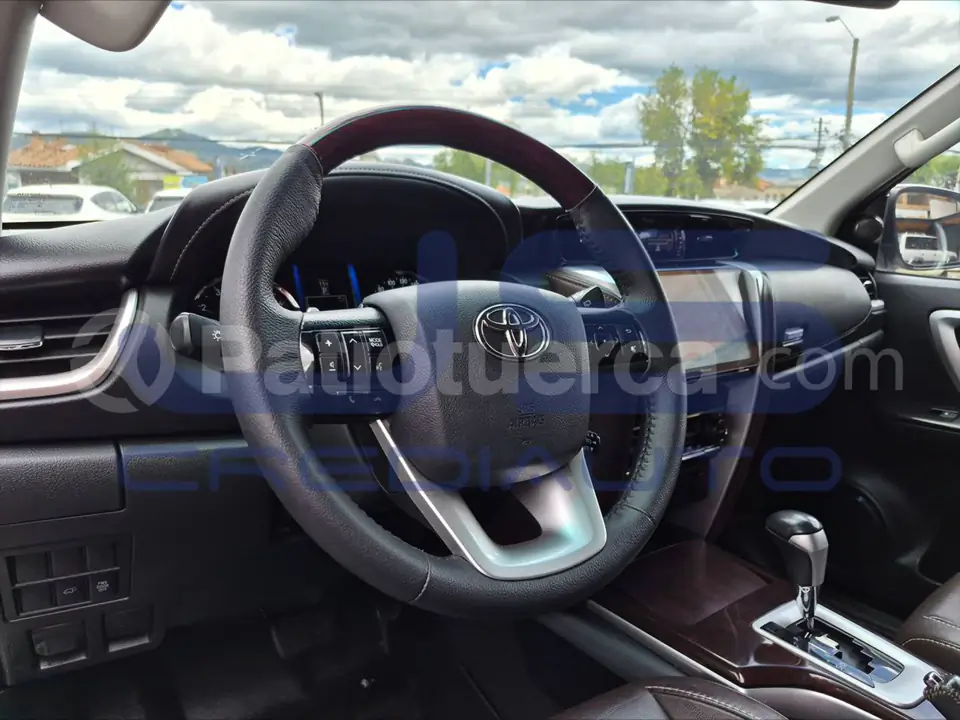 Foto 9 de Toyota Fortuner 4.0