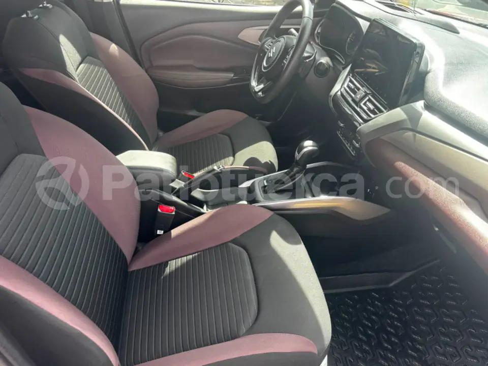 Foto 7 de Suzuki FRONX