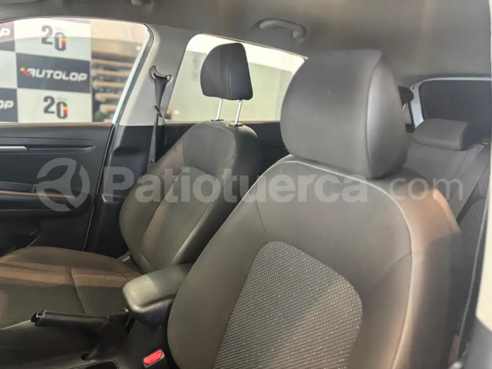 Foto 6 de Kia SONET LX STD