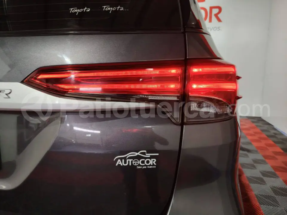 Foto 11 de Toyota New Fortuner