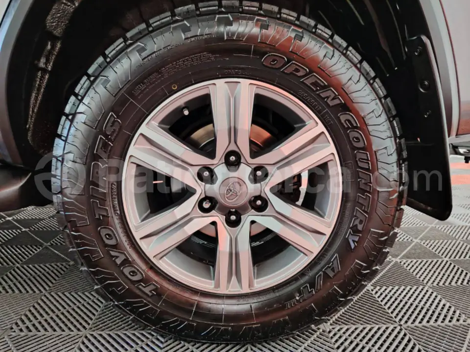 Foto 13 de Toyota New Fortuner