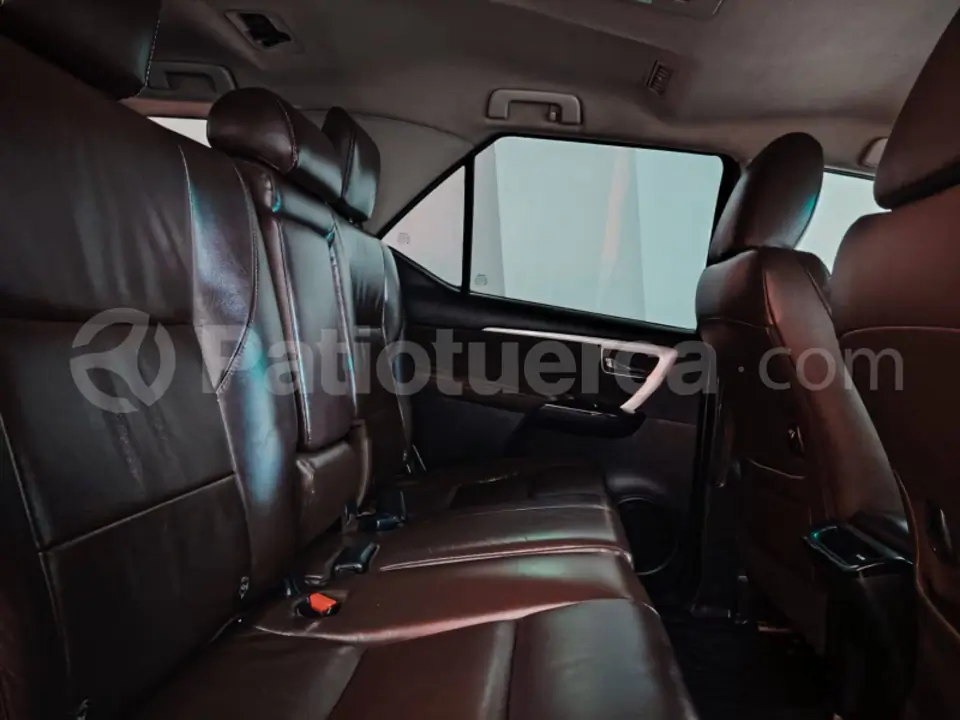 Foto 17 de Toyota New Fortuner