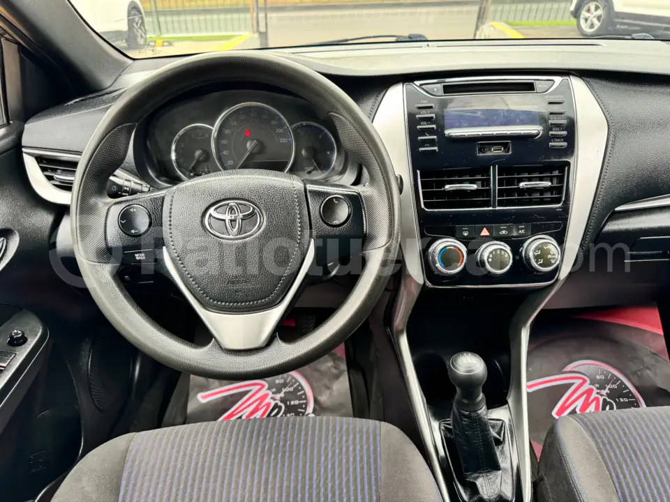 Foto 7 de Toyota Yaris HB