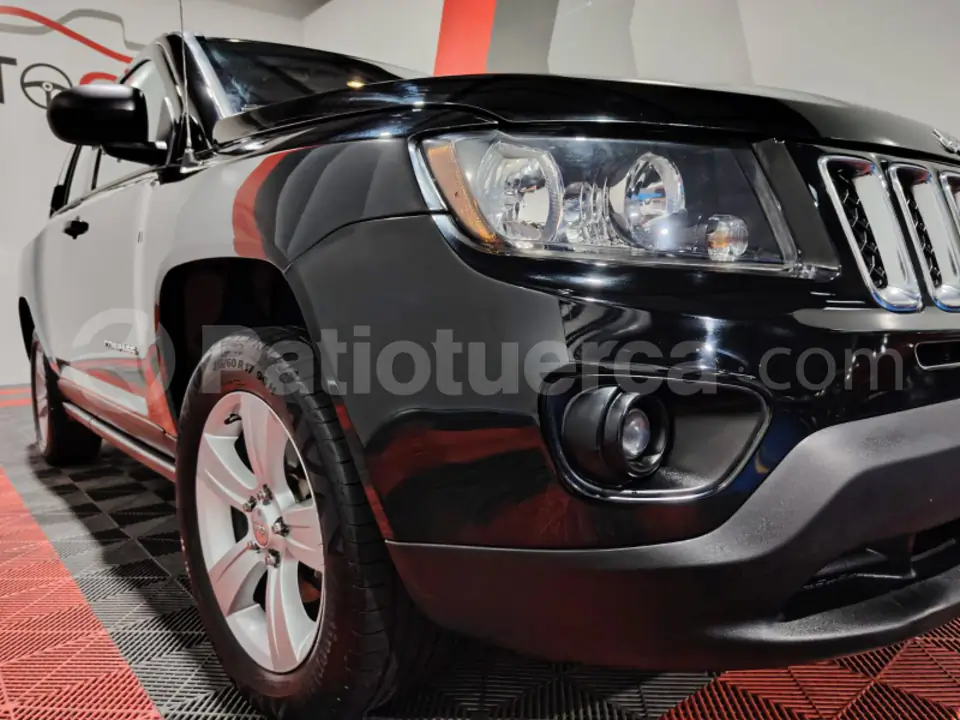 Foto 2 de Jeep Compass Sport