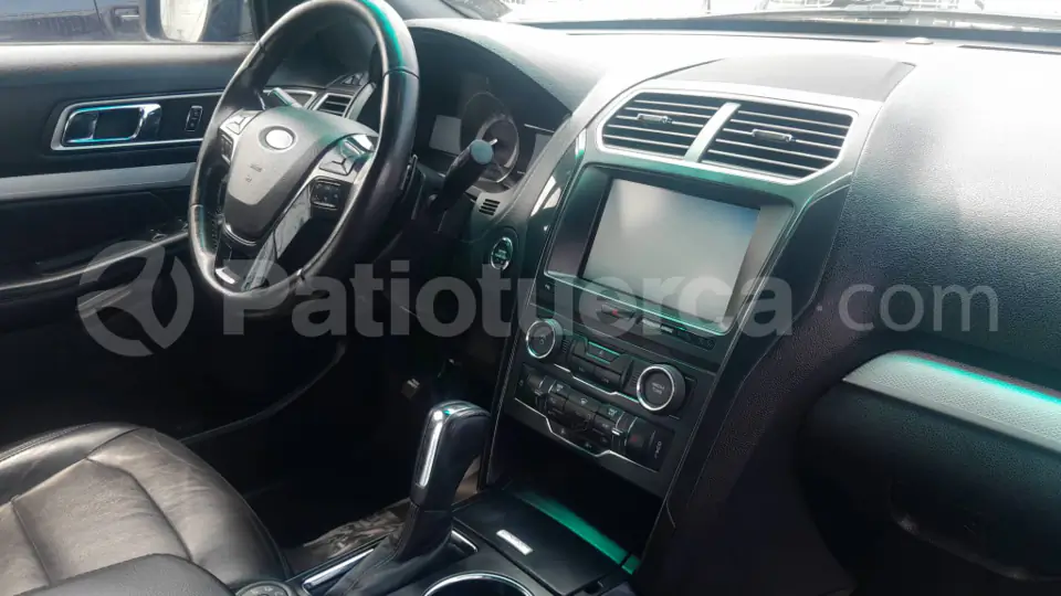 Foto 2 de Ford Explorer XLT