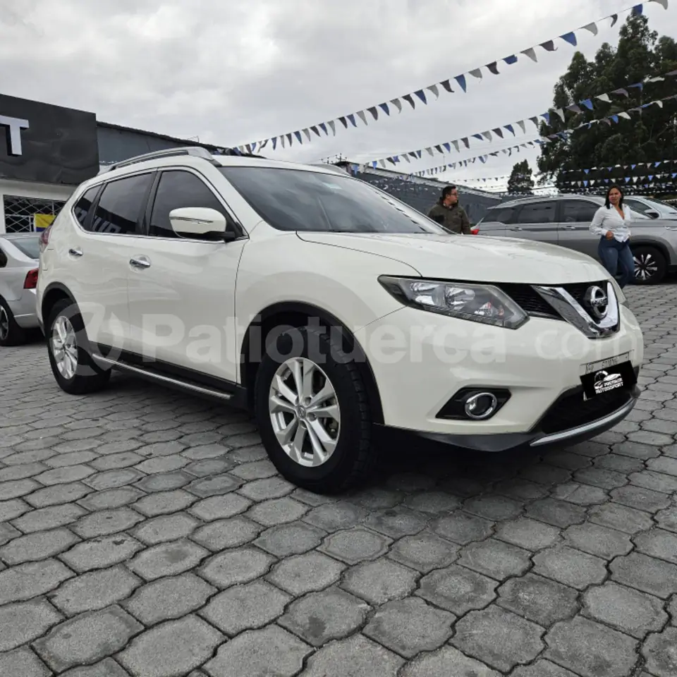 Foto 2 de Nissan xtrail  Advance