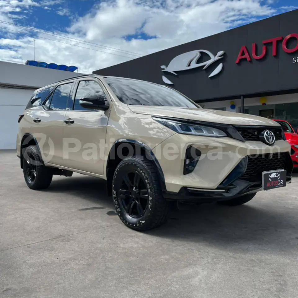 Foto 1 de Toyota New Fortuner