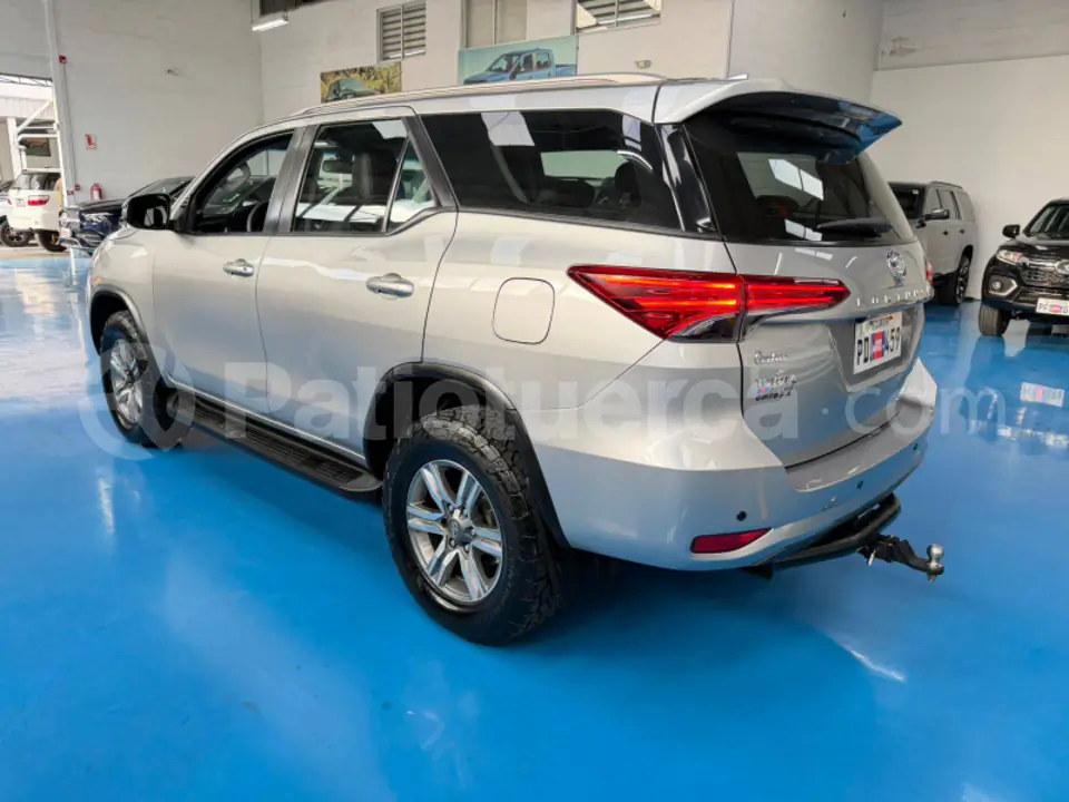 Foto 5 de Toyota Fortuner