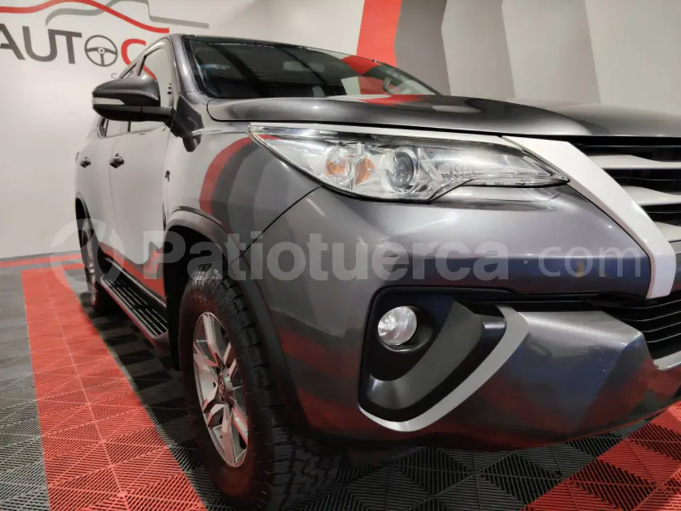 Foto 3 de Toyota Fortuner 2.7